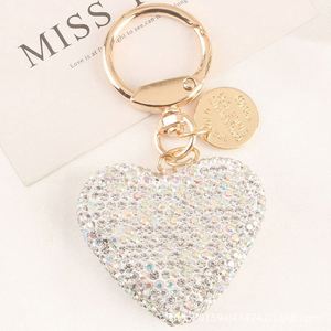 Llavero de aleación metálica con forma de corazón brillante para llaves de coche, bolso, bonito y elegante, con borla, regalo para el Día de San Valentín - Product Image 3