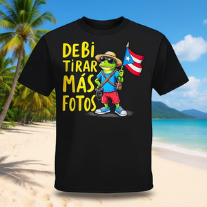 Camiseta de viaje con diseño de rana turística y bandera de Puerto Rico, camiseta gráfica divertida - Product Image 3