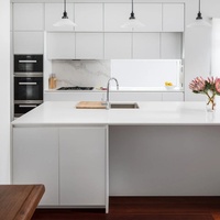 Idées de cuisine modernes avec globe terrestre en cristal, armoire de cuisine personnalisée