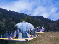 Dôme transparent en polycarbonate de luxe moderne pour glamping, idéal pour les hôtels et les centres de villégiature