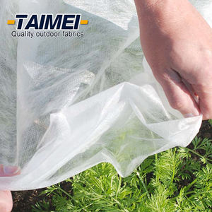 Polaire légère de protection des plantes de jardin non tissée 80gsm-120gsm Max.2400mm pour la couverture de gel - Product Image 1