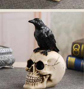 Zwarte Raaf Vogel Op Halloween Standbeeld Hoofd Bone Standbeeld Koud Gegoten Hars Beeldje - Product Image 4