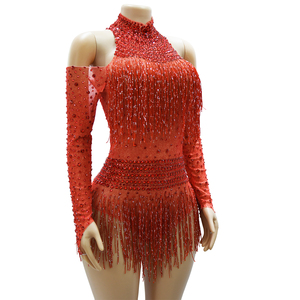 Body rosso con strass per performance sul palco, spalle scoperte, maniche lunghe, collo alto, con frange di perline, costume da ballo per cabaret e showgirl - Product Image 3