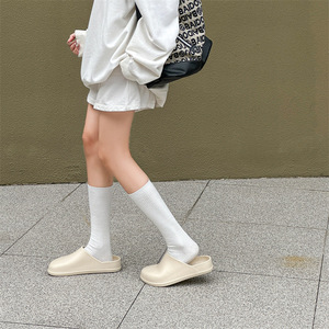 Pantuflas para Hombre y Mujer, Elegantes y Modernas para Uso en Exteriores, con Ajuste Versátil y Función Antideslizante - Product Image 3