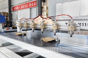 Machine de découpe à commande numérique multi-têtes 6 broches 4 axes avec dispositif rotatif et transmission par engrenages pour meubles en bois - Product Image 2
