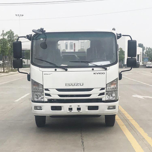 Camion à ordures ISUZU 4X2 de petite taille, 5 tonnes, avec bras de ramassage, à vendre - Product Image 2