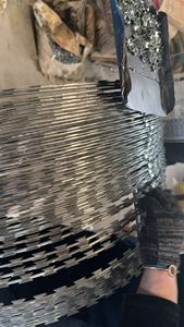 <b>Hot</b> Dipped Galvanized Concertina Razor Barbed Wire Steel Single Loop Rust Proof Fence Application-CBT-65 - Product Image 2