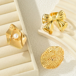 2025 Nueva joyería exagerada para mujer impermeable chapado en oro gran Bowknot mejillón imitación perla Lotus diseñador anillos abiertos - Product Image 4
