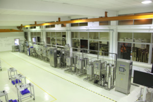 Sữa tự động đồng nhất khử khí khử trùng Thiết bị làm đầy dây chuyền sản xuất thí điểm máy móc chính giải pháp chi phí thấp - Product Image 3