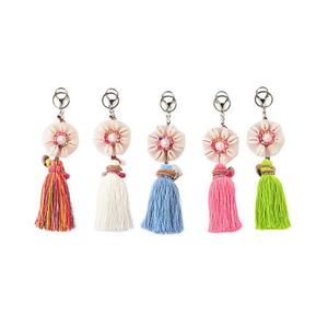 Portachiavi in Stile Etnico con Ciondolo a Fiore e Nappa, Accessorio Decorativo - Product Image 1