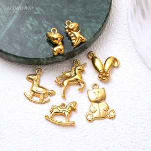 Meraviglia capricciosa per bambini | Ciondoli in smalto in acciaio inossidabile placcato oro PVD per la creazione di gioielli | Ciondoli impermeabili e ipoallergenici - Product Image 5