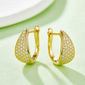 Vente en gros 0.57CT D VVS Mêlée Moissanite Huggie Boucles d'oreilles en argent sterling 925 plaqué or blanc 18 carats Bijoux pour femmes à la mode - Product Image 4