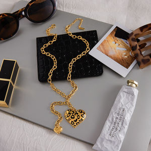 J & D Vintage Otoño Invierno joyería Acero inoxidable Y cadena negro esmalte epoxi leopardo Patter corazón collar - Product Image 2