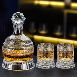 Decanter Rotante in Cristallo Senza Piombo Inciso, Lussuoso ed Elegante, per <span class=keywords><strong>Vino</strong></span> Rosso - Vendita all'Ingrosso - Product Image 6