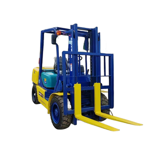 Gebruikt Komatsu heftruck van goede kwaliteit, 3 ton. Gebruikt heftruck KOMATSU FD30, 3 ton, origineel uit <span class=keywords><strong>Japan</strong></span>, met reserveonderdelen. - Product Image 1