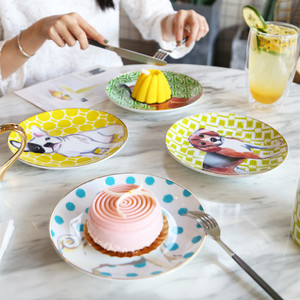 Offre Spéciale parti utilisé mignon motif <span class=keywords><strong>de</strong></span> chien rond assiette décorative en céramique ensemble gâteau assiette à dessert avec jante en or - Product Image 3