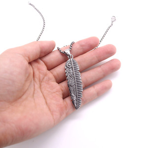 Yunnique – pendentif en plumes en acier titane, collier long rétro, bijoux à la mode unisexes - Product Image 4