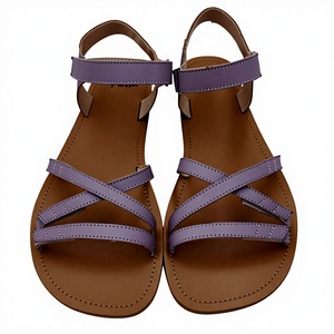 <span class=keywords><strong>Sandales</strong></span> plates sexy d'été pour femmes TipsieToes, à enfiler, en cuir véritable noir, respirantes, à rayures, avec boucle - Product Image 1