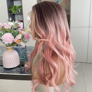 Perruques synthétiques Lace 13x4 Rose Pêche Ondulé Italien avec Mèches, Transparentes, Sans Colle, Aspect Naturel, Ligne de Cheveux Pré-Plumée, Résistantes à la Chaleur - Product Image 4