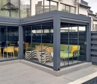 Pergola extérieure contemporaine Airfun en aluminium, système de toit intelligent imperméable, lames orientables à distance, terrasse écologique en MDF