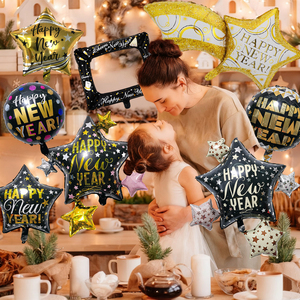 Il palloncino decorativo per la scena del palloncino da 18 pollici in lamina del <span class=keywords><strong>nuovo</strong></span> <span class=keywords><strong>anno</strong></span> fornisce decorazioni per feste felici di <span class=keywords><strong>Natale</strong></span> <span class=keywords><strong>e</strong></span> di Capodanno - Product Image 2