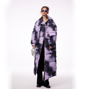 Veste en duvet d'hiver pour femmes de haute qualité-Directe en usine, logo OEM, <span class=keywords><strong>longue</strong></span> imperméable, col écharpe à motifs imprimés numériques - Product Image 5