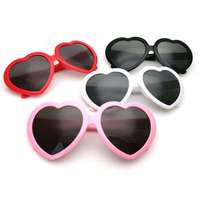 Lunettes à Effets Cœur d'Amour : Regardez les Lumières Se Transformez en Cœurs la Nuit – Lunettes de Diffraction Tendance pour Femmes