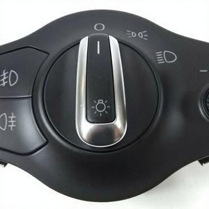 Composants de fabrication en plastique en gros d'usine : Interrupteur de signal Q5 modèles 8K0941531AS et 8K0941531AR - Product Image 1