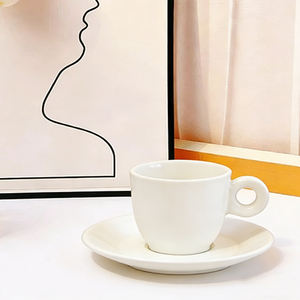 Современные элегантные экологически чистые белые Миниатюрные керамические чайные чашки в турецком стиле набор тарелок простые чашки Эспрессо для домашнего использования - Product Image 4