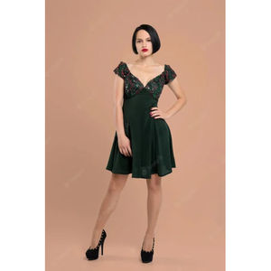 Vestido de una pieza con cuello pronunciado al por mayor, disponible en tallas y colores personalizados, vestido para mujer en venta en grandes cantidades - Product Image 1