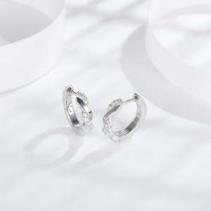 Pendientes de Joyería de Diseño de Lujo Rui Zun Statement 2024, con Polvo de Silicio y Plata Real, 1CT - Product Image 4