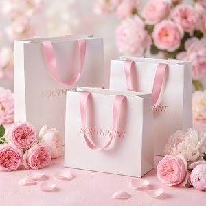 Sac de shopping en papier de luxe avec logo personnalisé, sac en carton noir/blanc mat haut de gamme avec poignée en ruban, emballage cadeau pour mariage et vente au détail - Product Image 1