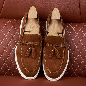 Chaussures mocassins en daim pour hommes, à bout pointu, à enfiler, avec pompons, en cuir véritable de haute qualité - Product Image 2