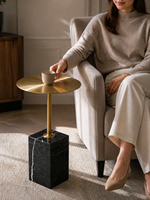 Table d'appoint en acier inoxydable brossé doré avec piétement en pierre naturelle pour hôtel et salon, fabrication OEM ODM directe usine