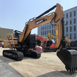 En stock : Excavatrice d'occasion SANY SY215C avec une masse opérationnelle de 21,5 tonnes, une force de creusement puissante et un système hydraulique bien entretenu - Product Image 1