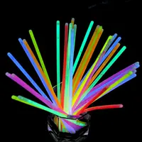 100 Glow Sticks Pack pulseira Glowsticks 8 polegadas e Conectores para Escuro Festa Divertida