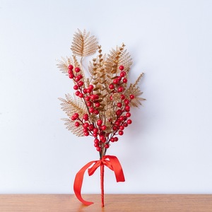 Arrangement de baies de houx artificielles CallaFloral, rouge, en plastique, fruits porte-bonheur, décoration pour la maison et les mariages CF01111A - Product Image 3