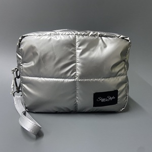 Bolsa de nailon suave, bolsa de cosméticos impermeable en la nube para mujer, neceser de viaje de gran capacidad con asa - Product Image 5