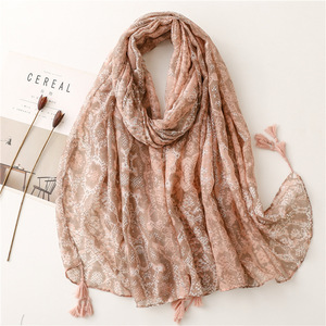 Écharpe en voile de coton à motif animal tendance, imprimé serpent, avec pompon, tendance féminine, <span class=keywords><strong>rose</strong></span> léopard, châles en coton doux imprimés, hijabs - Product Image 1