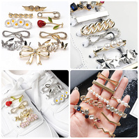 WEGOODZF Décorations de chaussures DIY tendance : Breloques en métal, perles, fleurs, papillons, strass et cristaux pour lacets de baskets, sandales et sabots