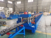 Machine de formage à rouleaux pour poteaux de sécurité routière à haute efficacité, profil W, profil à trois poutres, entraînement par boîte de vitesses, acier de 2,5 mm