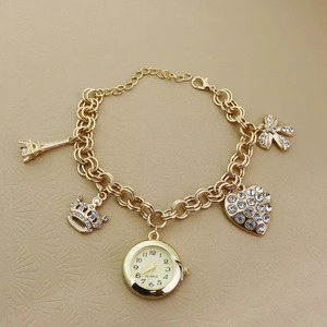 Nuevo Reloj de Moda para Mujer, Reloj de Pulsera con Colgante Encantador, Esfera Redonda con Números Árabes, Aleación de Cuarzo, Regalo Diario - Product Image 1