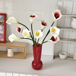 Fleur artificielle Calla Lily en forme de croissant, blanche avec cœur violet, longue tige, arrangement de bureau ou de sol, décoration de la maison, accessoire de mariage - Product Image 1