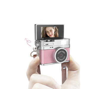 กล้องมินิหน้าจอพลิกย้อนยุค 200W พิกเซล เลนส์ F2.8 เครื่องบันทึกวิดีโอบล็อกแบบพกพาสำหรับการถ่ายภาพเซลฟี่ - Product Image 4