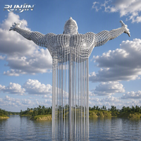 Grande sculpture en fil métallique ajouré en acier inoxydable représentant Jésus-Christ aux bras étendus, Art métallique emblématique, Fabrication sur mesure