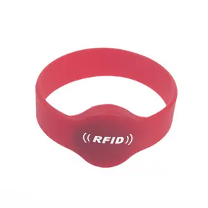 RFID צמיד סיליקון עמיד למים פסיבי 13.56mhz לשימוש חוזר סיליקון RFID NFC צמיד