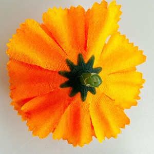 ดอกคาร์เนชั่นประดิษฐ์ ขนาด 4.5 ซม. ทำจากผ้าไหม งานแฮนด์เมด สำหรับตกแต่งงานแต่งงาน ของตกแต่งหมวกสำเร็จการศึกษา - Product Image 2