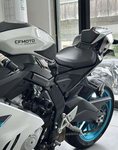 CFMOTO 675SR_R 2025, moto sportive 675 cm³ - 95 ch, cadre léger (193 kg), prête pour la piste, pour les pilotes expérimentés |   <span class=keywords><strong>Prix</strong></span> <span class=keywords><strong>d</strong></span>'usine - Product Image 5