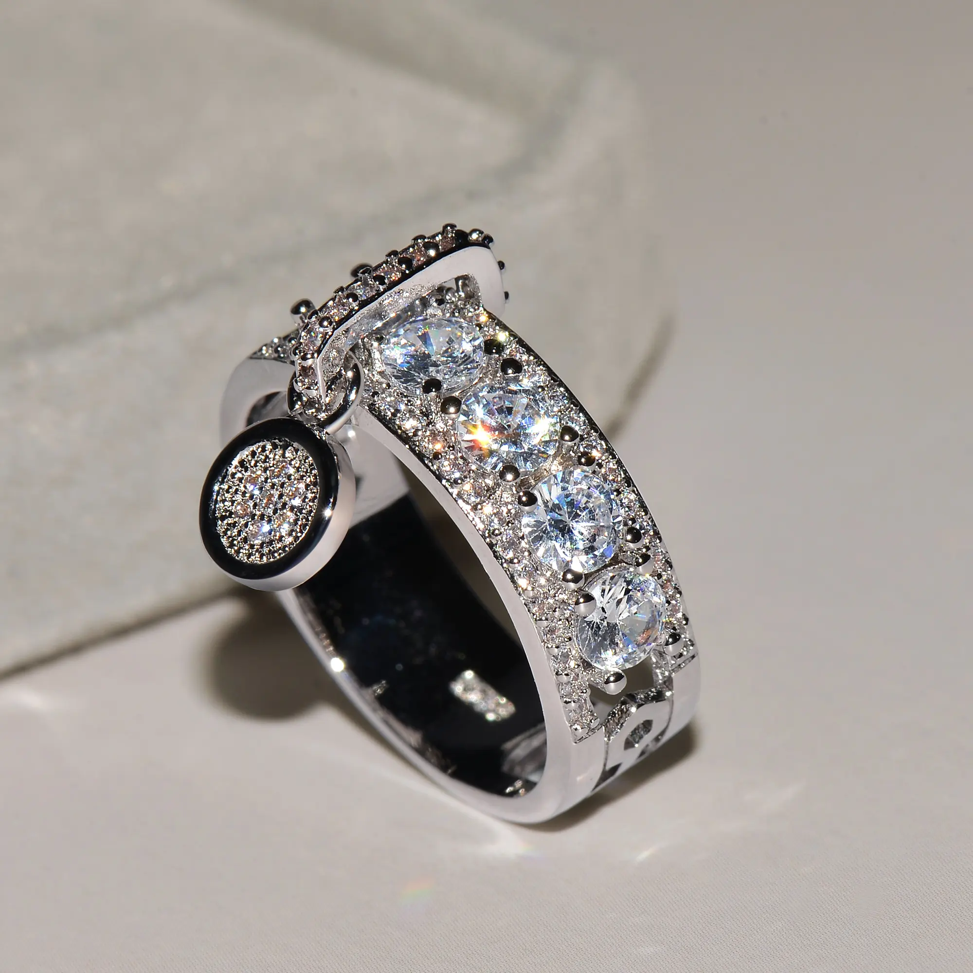 Модные ювелирные изделия KYRA0498, креативное женское кольцо с красивым сияющим цирконием
