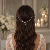 Accessoires de cheveux couleur or pour la photographie de voyage avec diamants scintillants, perles ondulées et chaîne de cheveux ornée de diamants étincelants